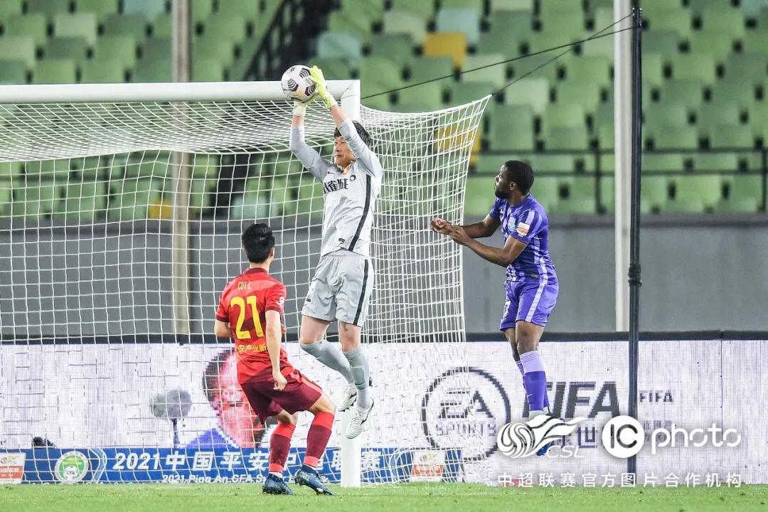 5 عوامل ستحدد قرار ميسي بين البقاء في برشلونة أو الرحيل  